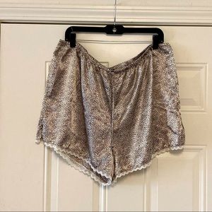 BROWN LEOPARD WITH LACE TRIM SLEEP SHORTS